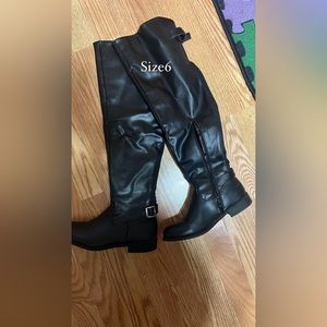 Calf length zipper boots black